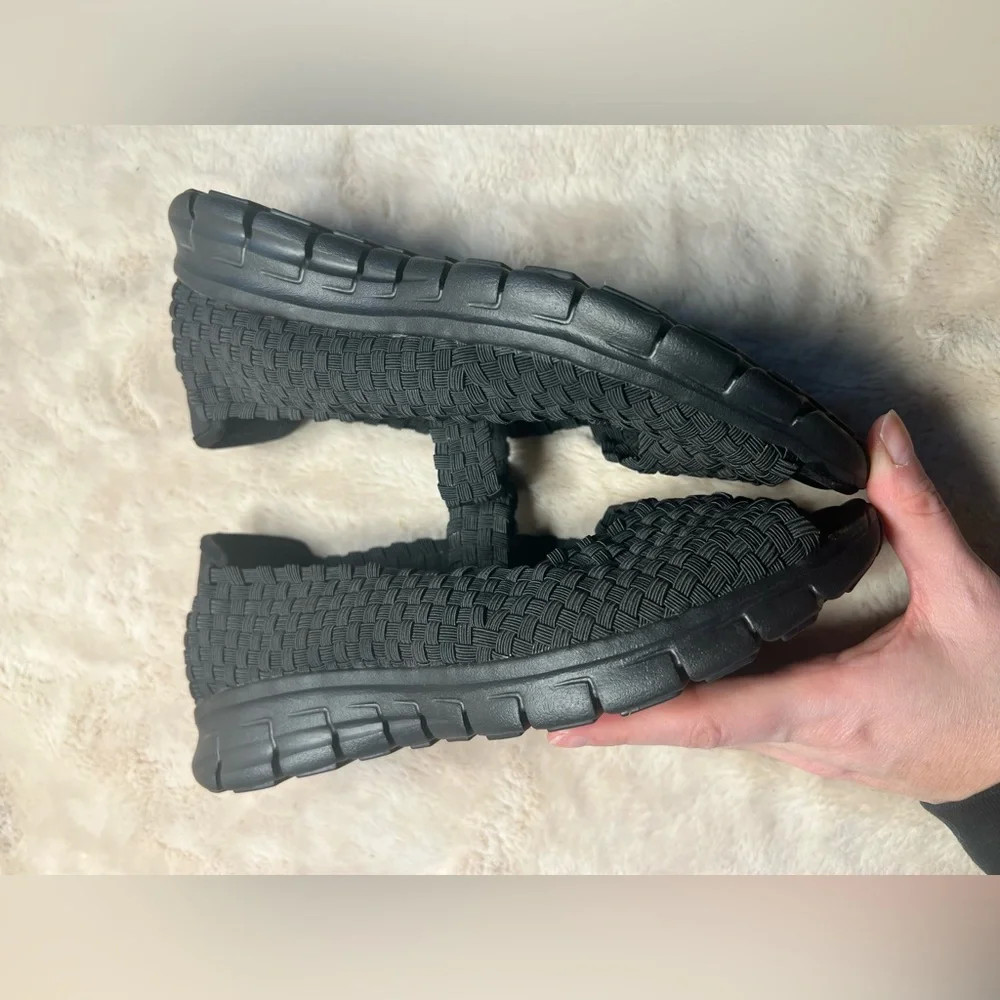 Skechers good preowned